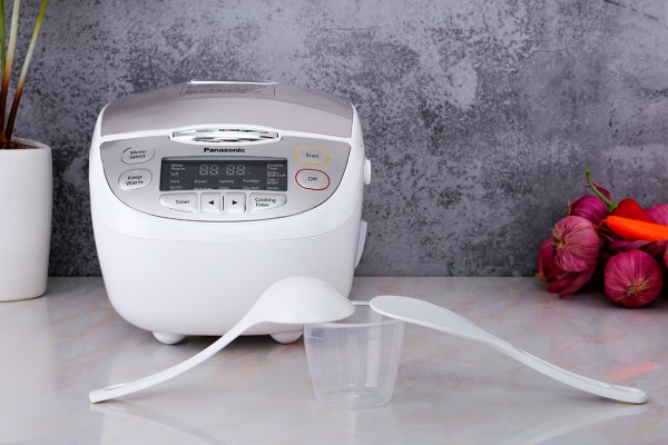 Nồi cơm điện tử Panasonic 1 lít SR-CP108NRA 